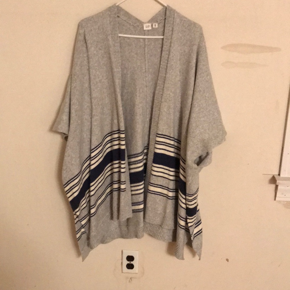 Gap sweater/cape